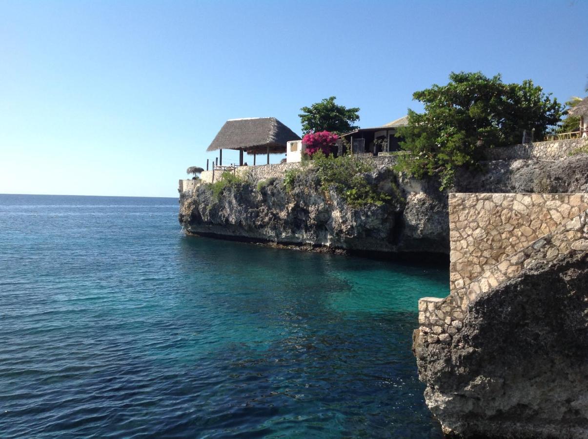 Banana Shout Resort เนกริล ภายนอก รูปภาพ